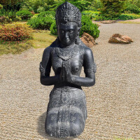 Gartenskulptur Göttin Amravati Steinguss frostfest 60x67x123cm